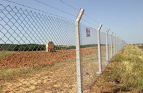 Eğri Beton Direkli Tel Çit